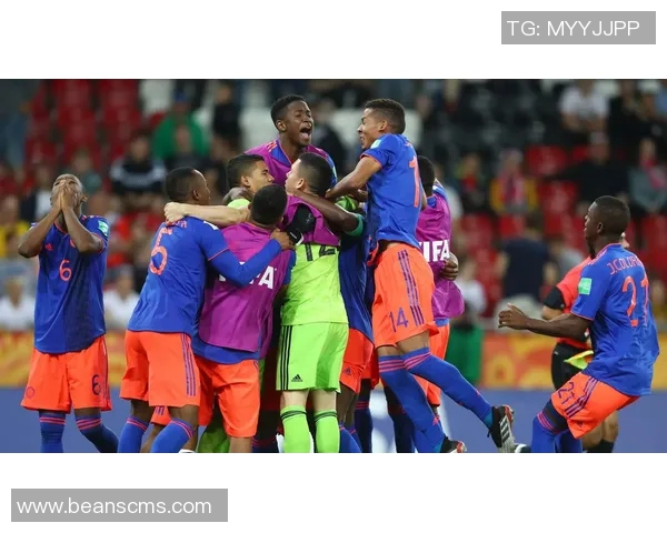 哥伦比亚与乌克兰激战正酣双方球队表现分析与赛况回顾